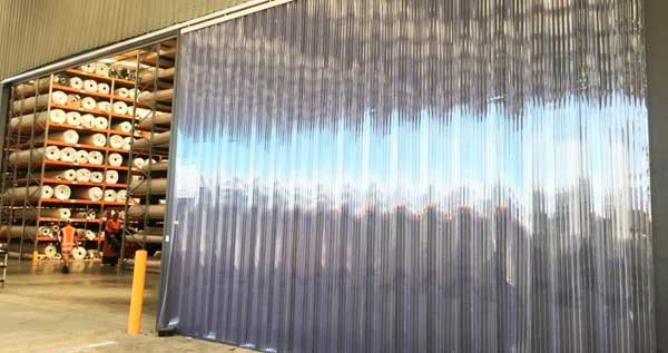 Горизонтальных пластиковые завесы